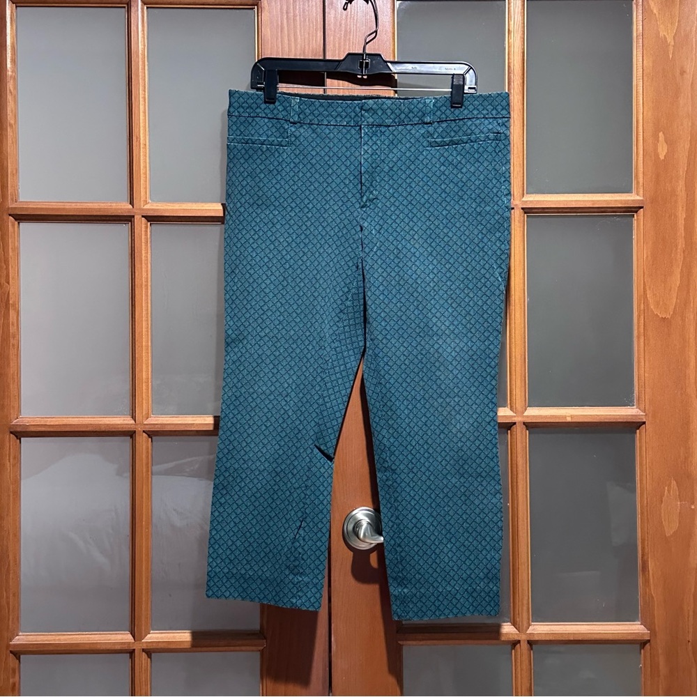 Banana Republic Sloan Fit Capris Size 12